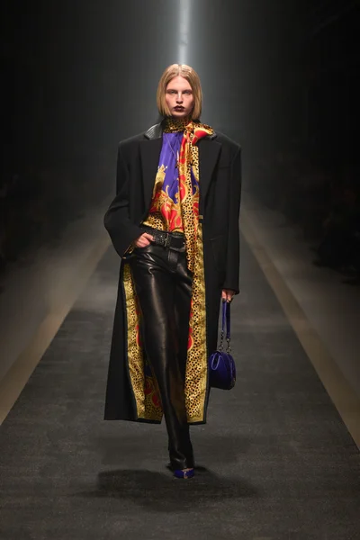 Look 34